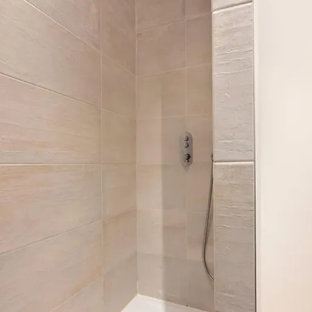 Appartement Au Qui Dort - Archives 3 *